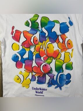 Vintage Fish T-Shirt Size Medium Frutiger Aero 1990s 2000s Aquatic Rainbow Print